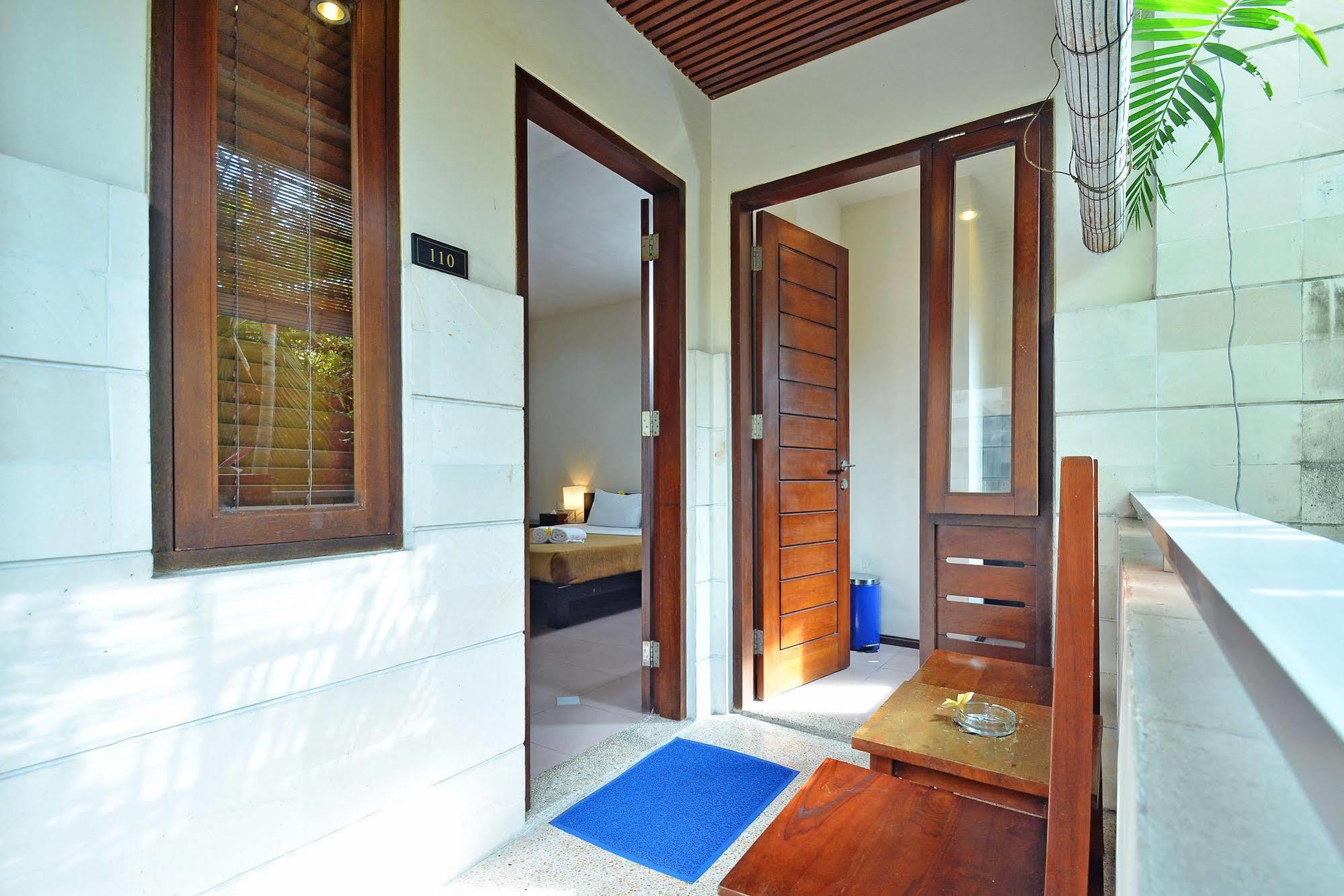 Aparthotel Taman Ayu Town House Legian Exterior foto
