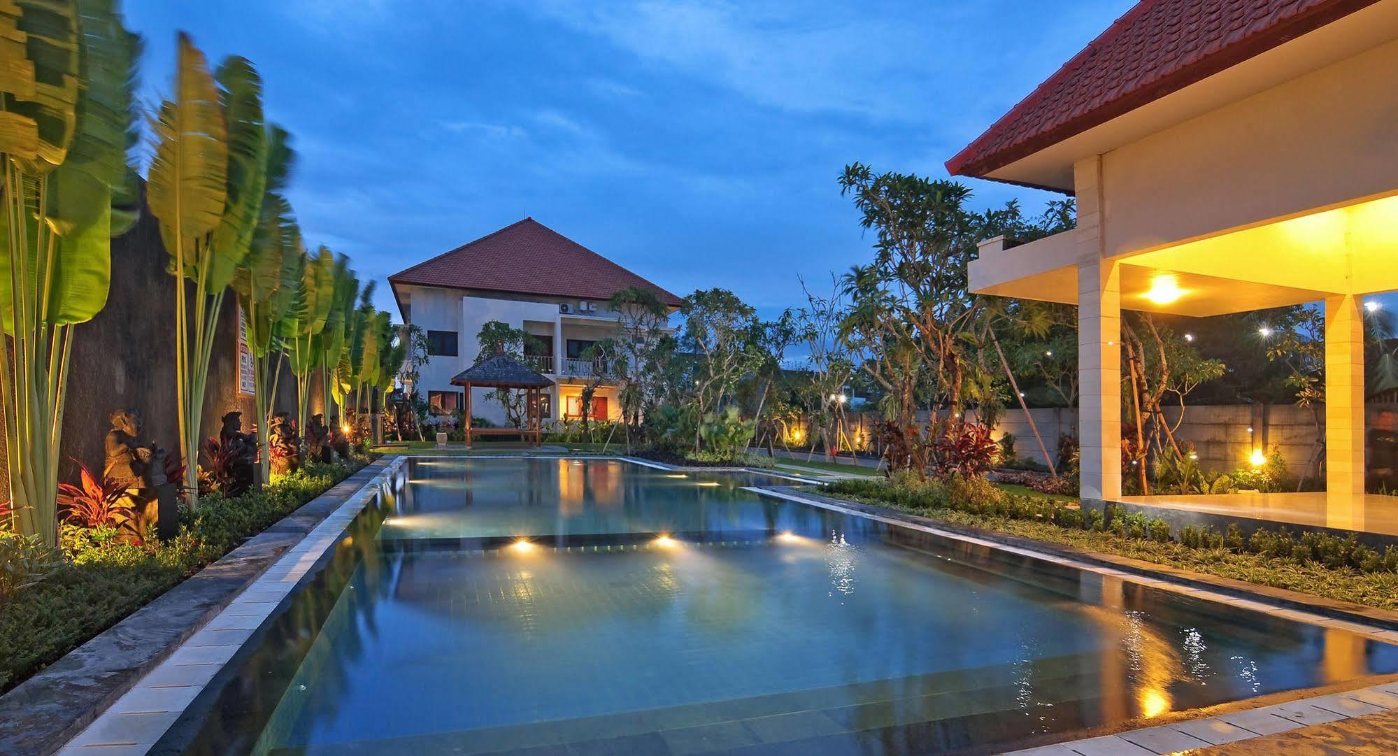 Aparthotel Taman Ayu Town House Legian Exterior foto